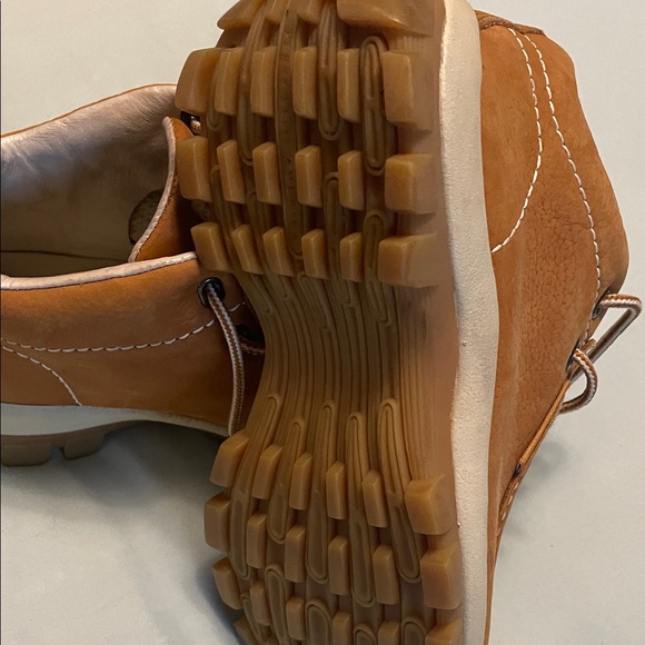 Perry Ellis women’s Brown Chukka Boots - Picture 5 of 8